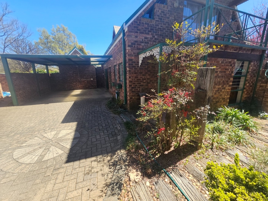 4 Bedroom Property for Sale in La Provance Free State